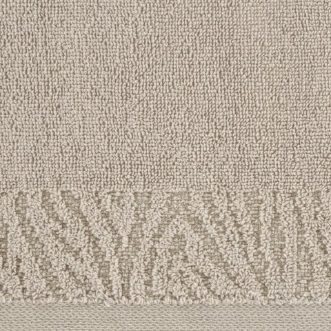 Ręcznik Margo 2 70x140 beżowy z ozdobną bordiurą przetykaną błyszczącą nicią 500 g/m2 Eurofirany Ręcznik Margo 2 70x140 beżowy z ozdobną bordiurą przetykaną błyszczącą nicią 500 g/m2 Eurofirany