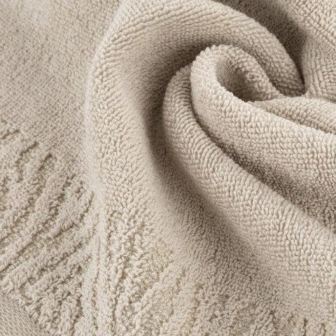 Ręcznik Margo 2 70x140 beżowy z ozdobną bordiurą przetykaną błyszczącą nicią 500 g/m2 Eurofirany Ręcznik Margo 2 70x140 beżowy z ozdobną bordiurą przetykaną błyszczącą nicią 500 g/m2 Eurofirany