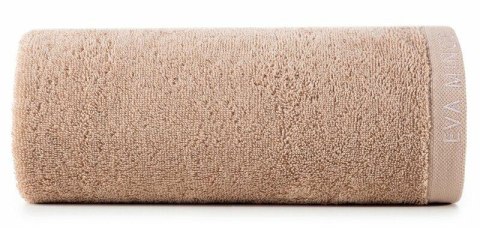 Ręcznik Venus 50x90 pudrowy zdobiony haftem 550 g/m2 Eva Minge Eurofirany Ręcznik Venus 50x90 pudrowy zdobiony haftem 550 g/m2 Eva Minge Eurofirany