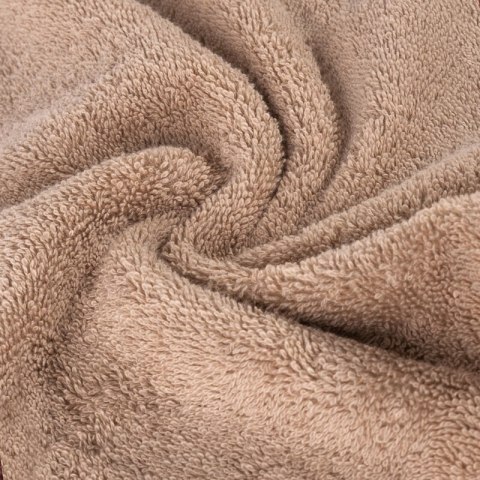 Ręcznik Venus 50x90 pudrowy zdobiony haftem 550 g/m2 Eva Minge Eurofirany Ręcznik Venus 50x90 pudrowy zdobiony haftem 550 g/m2 Eva Minge Eurofirany