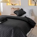 Narzuta z falbanką 240x220 Ruffy czarna falbanka romby glamour dekoracyjna I2 Narzuta z falbanką 240x220 Ruffy czarna falbanka romby glamour dekoracyjna I2