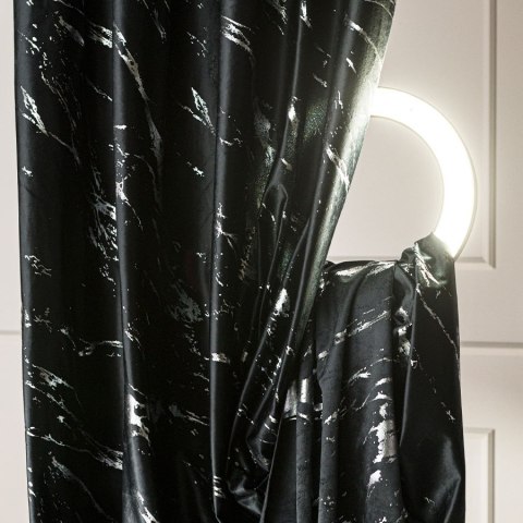 MARMA S Zasłona gotowa na przelotkach 140x250 kolor 111 czarny ze srebrnym nadrukiem na VELVI TD0037/ZGP/111/140250/1 MARMA S Zasłona gotowa na przelotkach 140x250 kolor 111 czarny ze srebrnym nadrukiem na VELVI TD0037/ZGP/111/140250/1