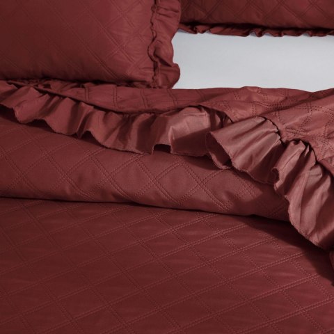 Narzuta z falbanką 240x220 Ruffy bordowa falbanka romby glamour dekoracyjna I2 Narzuta z falbanką 240x220 Ruffy bordowa falbanka romby glamour dekoracyjna I2