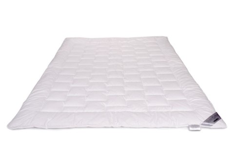 Kołdra antyalergiczna 155x200 Satin Cotton letnia 700g biała Piórex Kołdra antyalergiczna 155x200 Satin Cotton letnia 700g biała Piórex