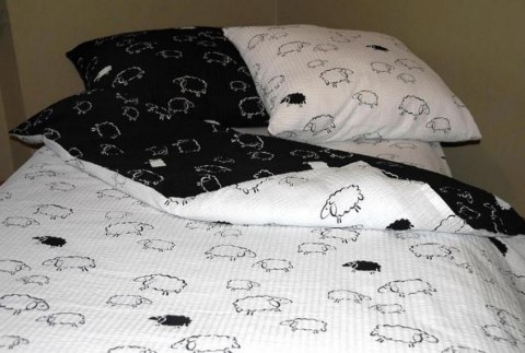 Pościel z kory 140x200 Białe Czarne Baranki Owca Owieczka na guziki 100% bawełna gruba Pościel z kory 140x200 Białe Czarne Baranki Owca Owieczka na guziki 100% bawełna gruba