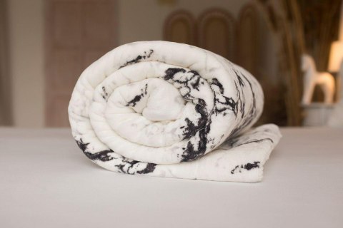 Koc Sherpa 150x200 biały czarny marmurek z mikrofibry baranek SH25 Koc Sherpa 150x200 biały czarny marmurek z mikrofibry baranek SH25