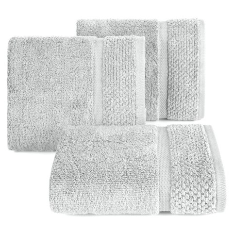 Ręcznik Vilia 70x140 srebrny frotte 530g/m2 Eurofirany Ręcznik Vilia 70x140 srebrny frotte 530g/m2 Eurofirany