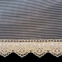 Firana 300x150 Vivian biała gotowa na przelotkach z gładkiej matowej mikrosiateczki z ozdobną złotą koronką Firana 300x150 Vivian biała gotowa na przelotkach z gładkiej matowej mikrosiateczki z ozdobną złotą koronką