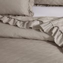 Narzuta z falbanką 140x200 Ruffy taupe falbanka romby glamour dekoracyjna I2 Narzuta z falbanką 140x200 Ruffy taupe falbanka romby glamour dekoracyjna I2