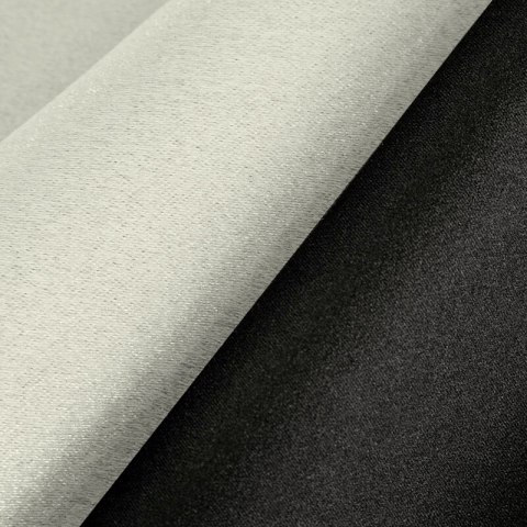 Zasłona 140x270 Selina kremowa zaciemniająca z błyszczącą nicią gotowa na taśmie Eurofirany Zasłona 140x270 Selina kremowa zaciemniająca z błyszczącą nicią gotowa na taśmie Eurofirany