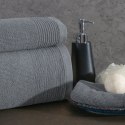 Ręcznik Lari 1 30x50 biały z ozdobną bordiurą przetykaną błyszczącą nicią 500 g/m2 Eurofirany Ręcznik Lari 1 30x50 biały z ozdobną bordiurą przetykaną błyszczącą nicią 500 g/m2 Eurofirany