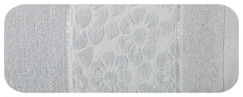 Ręcznik Gabi 50x90 srebrny 500 g/m2 kwiatki Eurofirany Ręcznik Gabi 50x90 srebrny 500 g/m2 kwiatki Eurofirany
